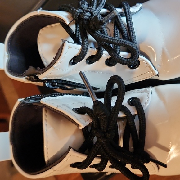 Comfy Kids White Lace-Up Boots Size EUR 21 - Picture 9 of 12